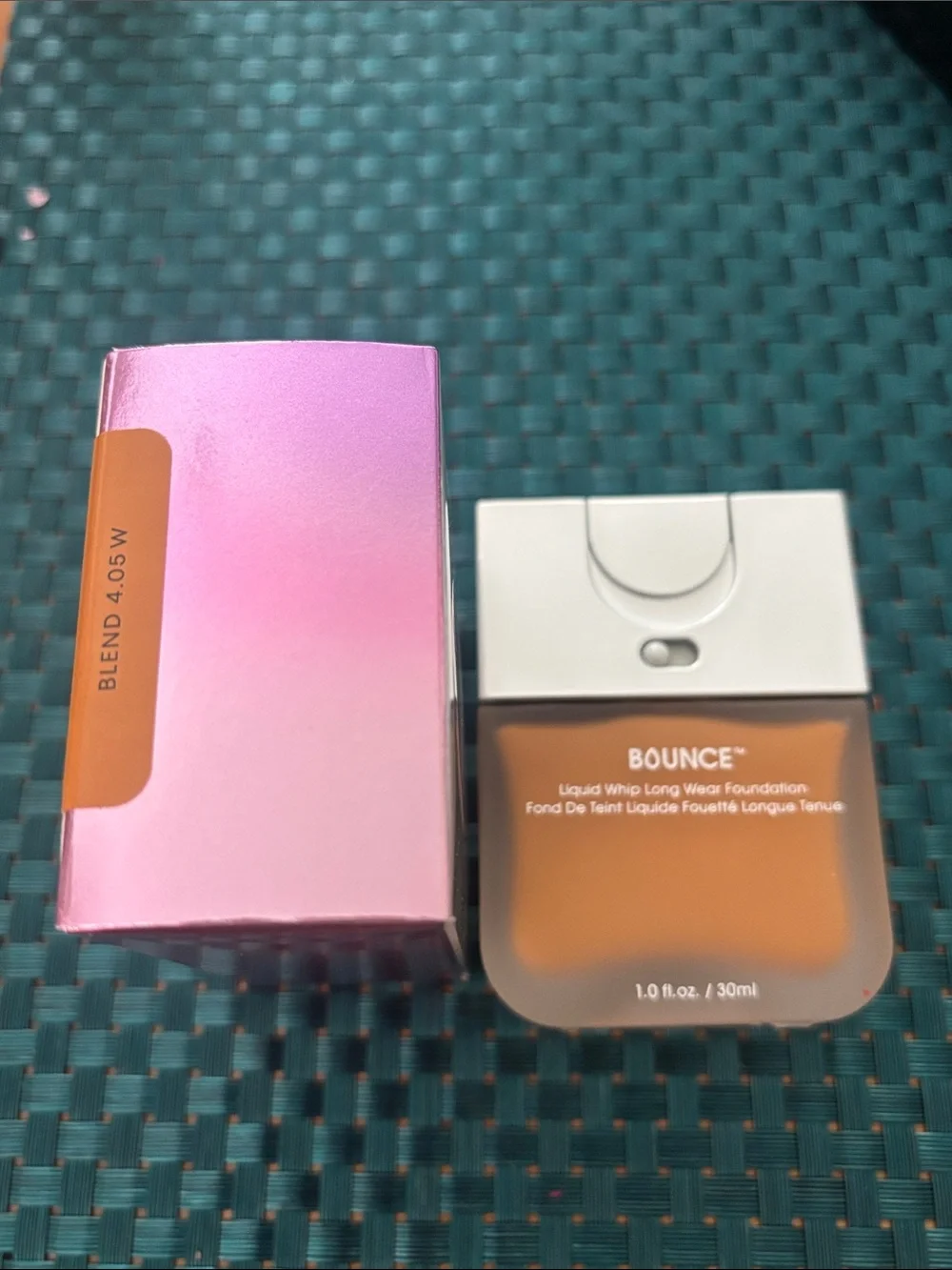 beautyblender-  Bounce Liquid Whip Foundation  “4.05W” NWT